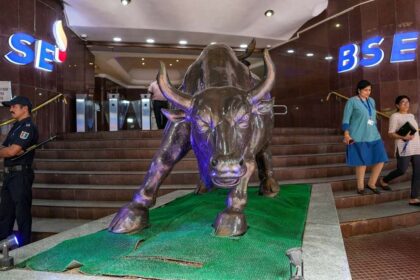 Bajaj Finance shares rose 7%, rise after RBI's move - India TV Hindi