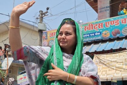 Bihar News: Lalu's daughter Rohini Acharya's troubles increased, case registered in city police station, know what are the allegations.