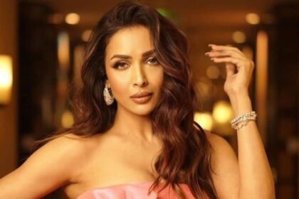 Celebs Brutally Trolled: Malaika Arora got trolled for picking up garbage from the road, people said- 'You will not be able to become Sonu Sood'
