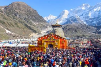 Chardham Mobile Ban: Ban on mobile phones within 200 meters of Chardham temple premises, decision taken for this reason