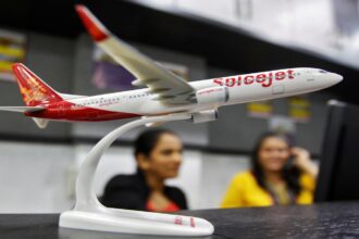 Dispute between SpiceJet and KAL Airways, Kalanithi Maran will demand damages of ₹ 1,323 crore - India TV Hindi