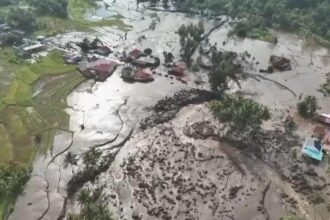 Flood wreaks havoc in Indonesia, cold lava becomes deadly in Sumatra island - India TV Hindi