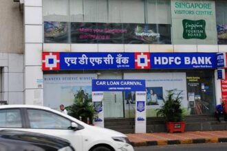 Investors of HDFC Bank and LIC suffered the most loss, HUL-TCS gave a chance to smile - India TV Hindi