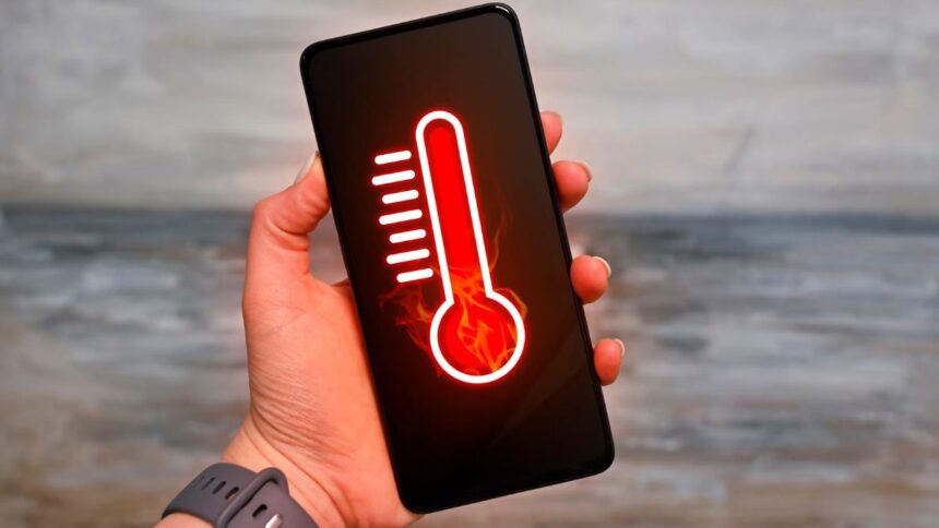 Is your smartphone overheating in summer? Follow these 5 tips to keep it cool - India TV Hindi