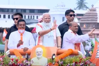 PM Modi's road show in Puri, Odisha, campaigned for Sambit Patra - India TV Hindi