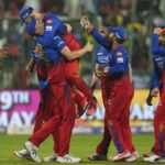 RCB created history by qualifying for the playoffs, became the first team to do so in IPL - India TV Hindi
