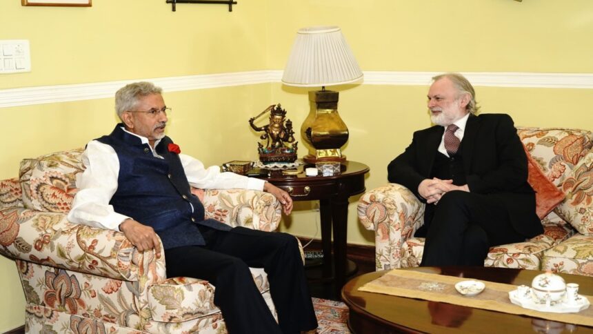 S Jaishankar met Britain's NSA Tim Barrow, discussed important issues - India TV Hindi