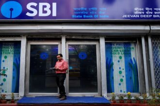 SBI makes huge profit in the fourth quarter, net profit increases to ₹ 21,384.15 crore - India TV Hindi