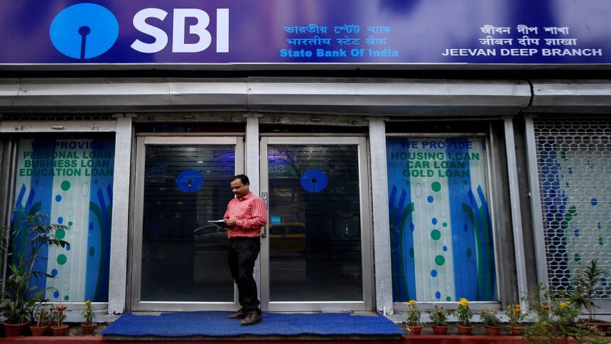 SBI makes huge profit in the fourth quarter, net profit increases to ₹ 21,384.15 crore - India TV Hindi