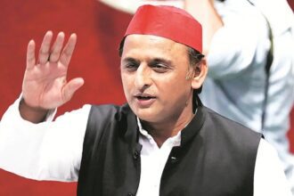 Stampede broke out in Akhilesh Yadav's rally once again, police had to resort to lathicharge