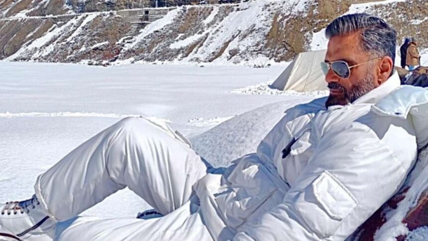 Sunil Shetty seen in killer look wearing winter suit in snowy hills - India TV Hindi