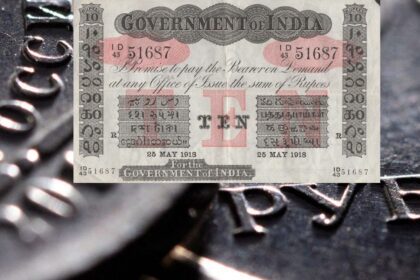 The ship sank in the sea in 1918 while coming from London to Mumbai, 2 special Indian notes found from the wreckage - India TV Hindi