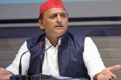 There should be a high level investigation into the Covishield case, a case should be initiated against the people responsible - Akhilesh - India TV Hindi