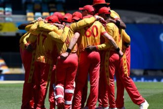 VIDEO: Is this an international match or street cricket, you will laugh after seeing Zimbabwe's fielding - India TV Hindi