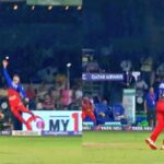Video: Faf du Plessis took a surprising catch, jumped in the air with the agility of a leopard - India TV Hindi