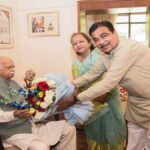 Gadkari took blessings from Advani, Joshi, also met former President Kovind - India TV Hindi