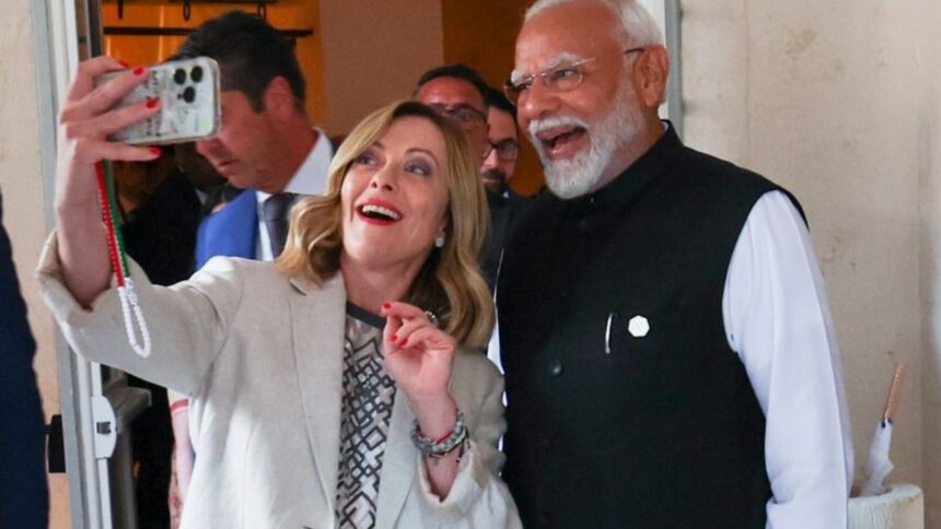 Georgia Meloni took a selfie with PM Modi, both leaders were seen in different styles - India TV Hindi