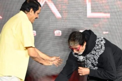 Kalki 2989 AD: Amitabh Bachchan touched this person's feet as soon as he saw him, people were surprised, told why he attended the event?