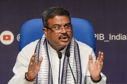 Maharashtra leader demands resignation from Dharmendra Pradhan - India TV Hindi
