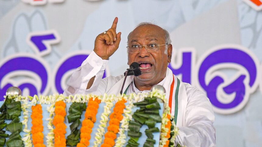 Mallikarjun Kharge attacks BJP, says- Government formed by mistake, will not last long - India TV Hindi