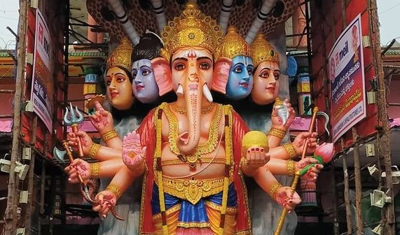 150 artists together have prepared this huge 40 feet Ganesh idol in 2 months