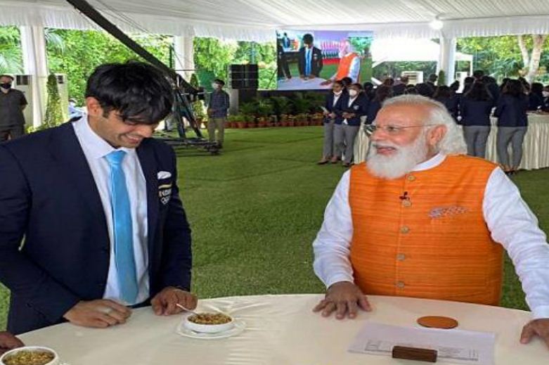 Modi met Olympic players, gave churma to Neeraj and ice cream to Sindhu