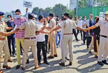 Gurugram: People chanted hymns in protest against Namaz being held in public places