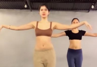 Shanaya Kapoor's belly dance stuns Suhana Khan and Navya Naveli