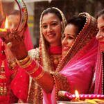 Karwa Chauth 2021: करवा चौथ पर आप भी अपनी पत्नी को दे सकते हैं ये यूनिक गिफ्ट्स