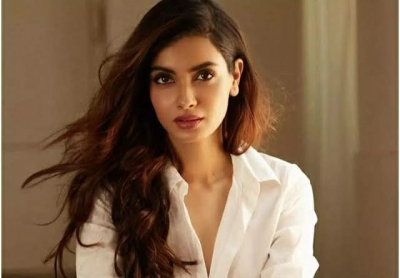 Diana Penty shared a photo from the sets of the film 'Amazing'