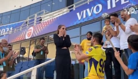 Amazing!  He came, turned and proposed;  See Deepak Chahar's style in the cricket pavilion