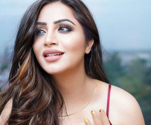 Arshi Khan feels blessed to debut in Bollywood