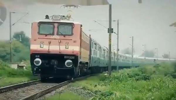 Demand to run train from Koderma to Surat