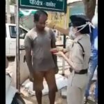 Female policemen were seen performing the aarti of a person without a mask, the video is going viral