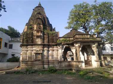 पांच हजार वर्ष प्राचीन चतुर्भुज नारायण मंदिर
