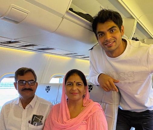 Golden boy Neeraj fulfilled his another dream, got his parents to travel in a plane