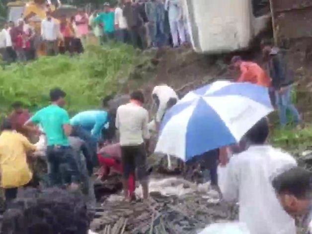 Maharashtra: A terrible road accident happened in Buldana, 15 people died