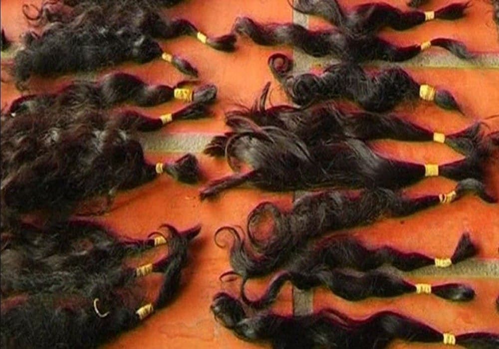 Now the theft of hair has started happening, hair worth 60 lakhs stolen from the parcel
