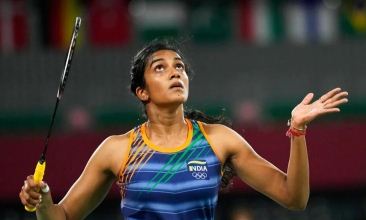 Olympics (Badminton): Sindhu enters quarterfinals with easy win, one step away from medal (Lead-1)