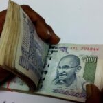 Passenger forgot Rs 1 lakh in cash at Red Fort metro station, know what happened then?