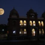 Sharad Purnima Indore News: सोलह कलाओं से पूर्ण चंद्रमा ने बरसाई आरोग्यदायी किरणें