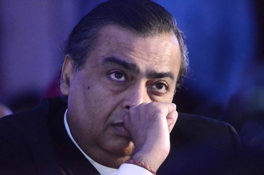 Supreme Court gives big blow to Mukesh Ambani, verdict in favor of Amazon in Future-Reliance retail deal case