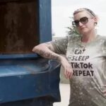 This woman quit her job to pick up garbage, now earns thousands of dollars every month