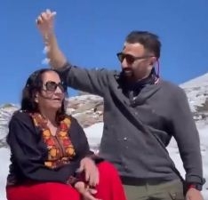 Video of Sunny Deol having snow fight with mother goes viral on social media