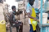 Viral Video: After watching this you will stop eating Panipuri, Panipuriwala caught red handed mixing your urine in water