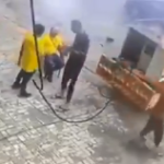 Viral Video: Seeing the ground collapsed, four people trapped one by one