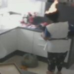 Viral Video: The woman working in the kitchen caught fire in her hair, the woman working in the kitchen