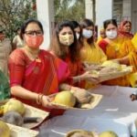 Ipsova distributed fruits, worship material on Chhath festival in Bihar