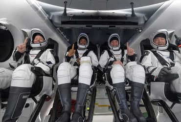 Know why the astronauts of Elon Musk's spaceship came back to Earth wearing diapers