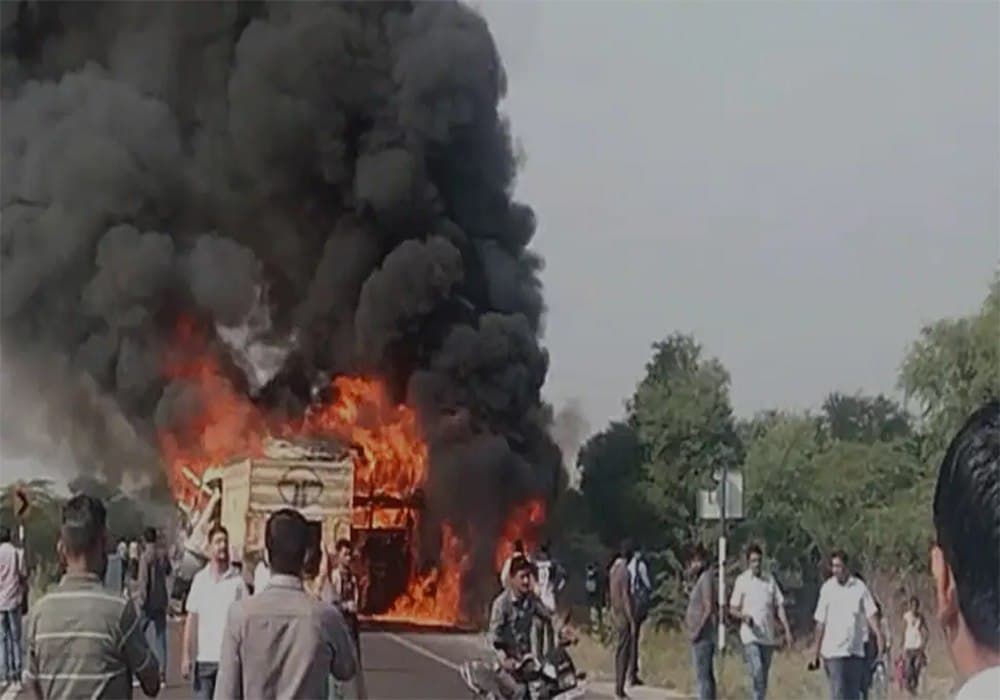 Rajasthan: A horrific accident took place between bus and trailer, twelve people were burnt alive in the accident, about 23 people were injured.